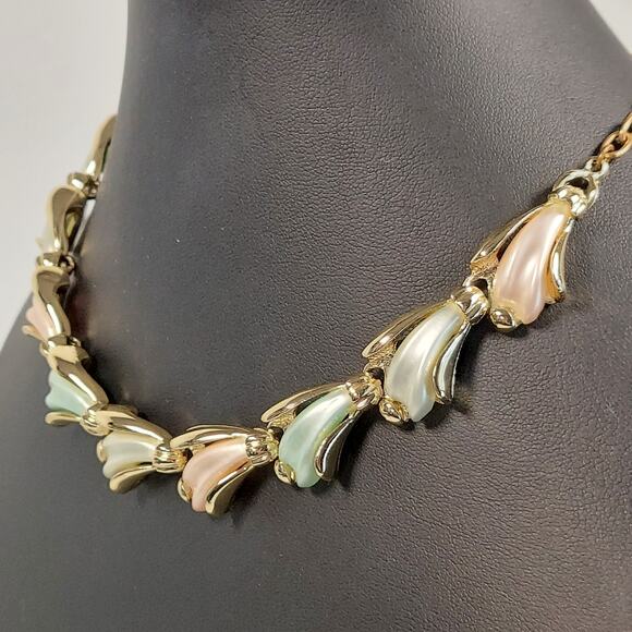 Pastel Pink & Seafoam Green Necklace & Clip Earrings Set Molded Plastic Lucite - Picture 3 of 16